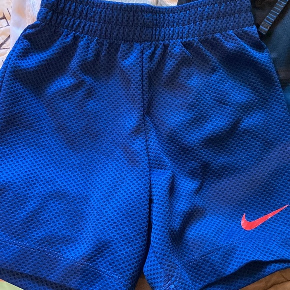 Boys athletic shorts 4-5 - Picture 2 of 6